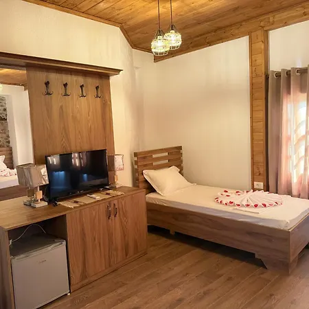 Borklad מלון בראט