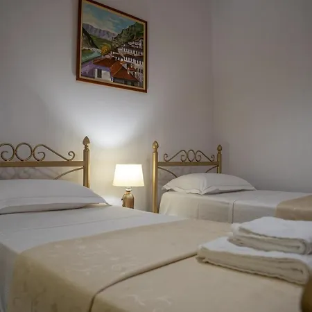 Borklad Hotell Berat